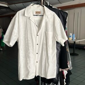 Blue Hawaii Brand Button up short sleeve in white.